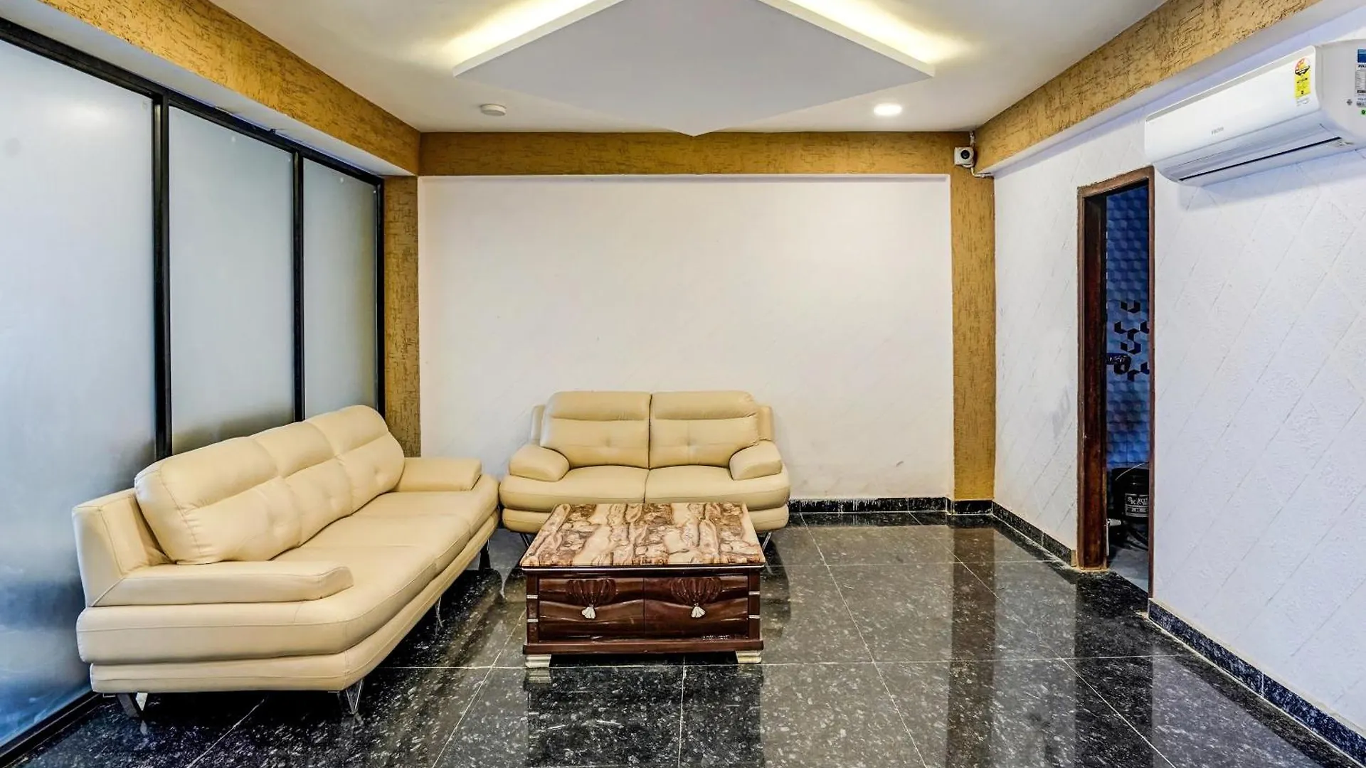 Collection O Dm 45 Hotell Gurgaon